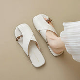 Vienna | Crossed Sandals